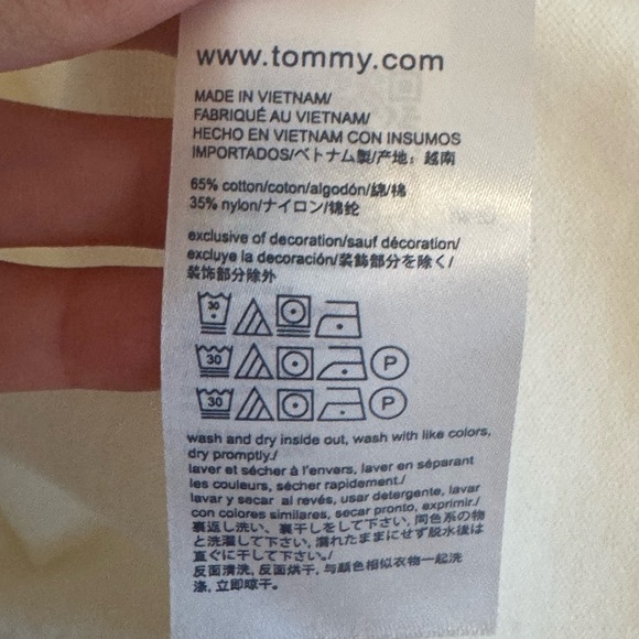 Tommy Hilfiger V-Neck Sweater – XXL – Ivory w/ Red & Navy Accents – Classic Knit - Picture 7 of 8